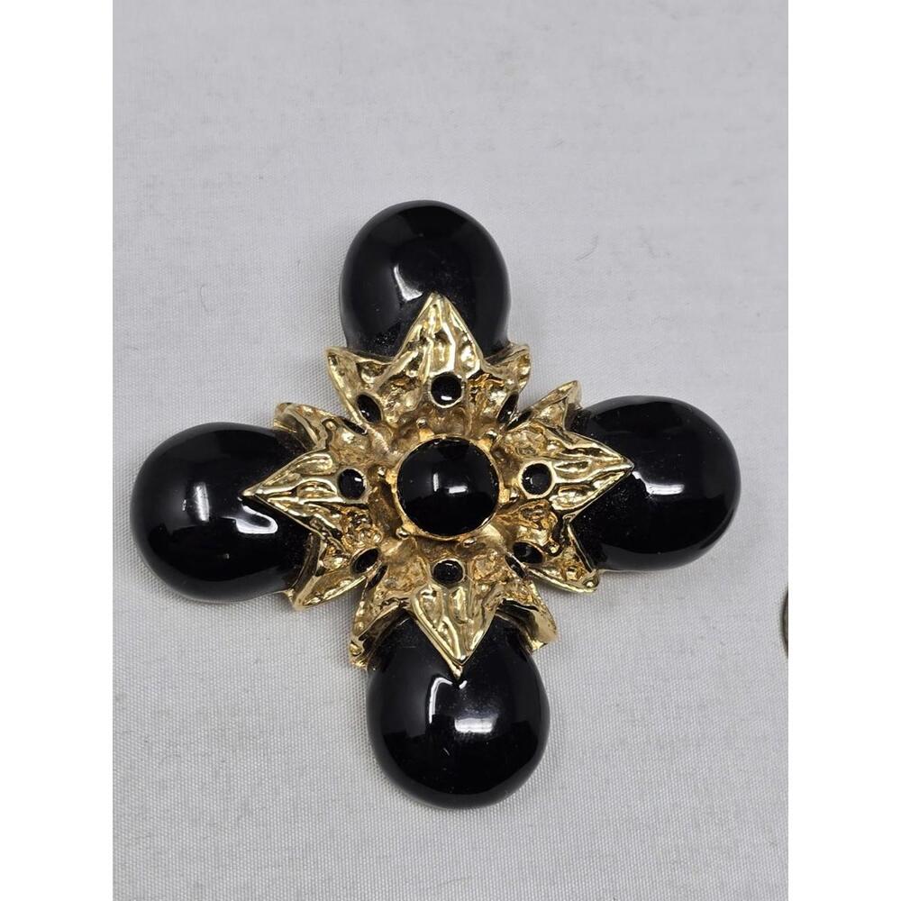 Vtg St John Couture Enamel Maltese Cross Brooch Pin - Mint - Picture 2 of 6